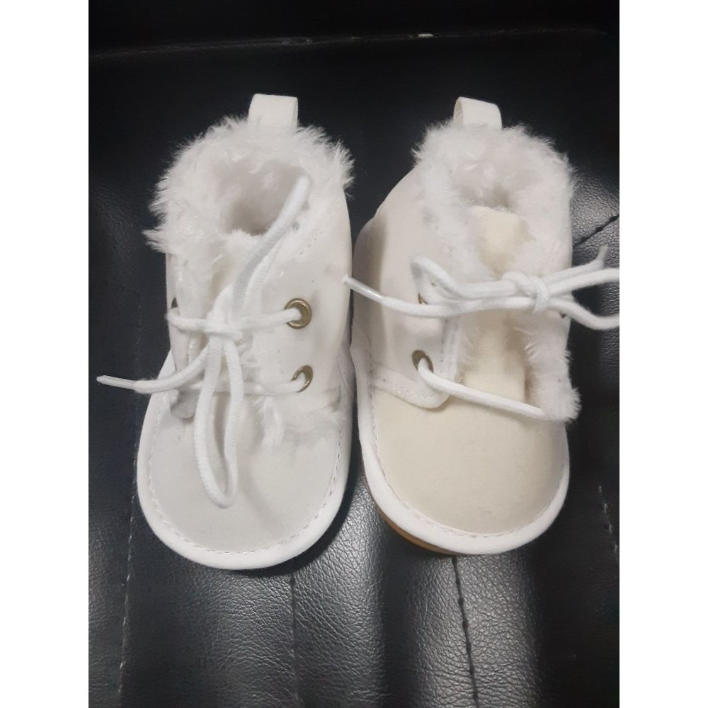 Toddler Shoes White Fur Lined Hard Sole Size 110 (4T)
